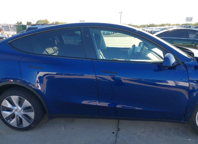 Photo 14 of 2024 Tesla Model Y LONG RANGE DUAL MOTOR ALL-WHEEL DRIVE (VIN 7SAYGDEE4RA278182)