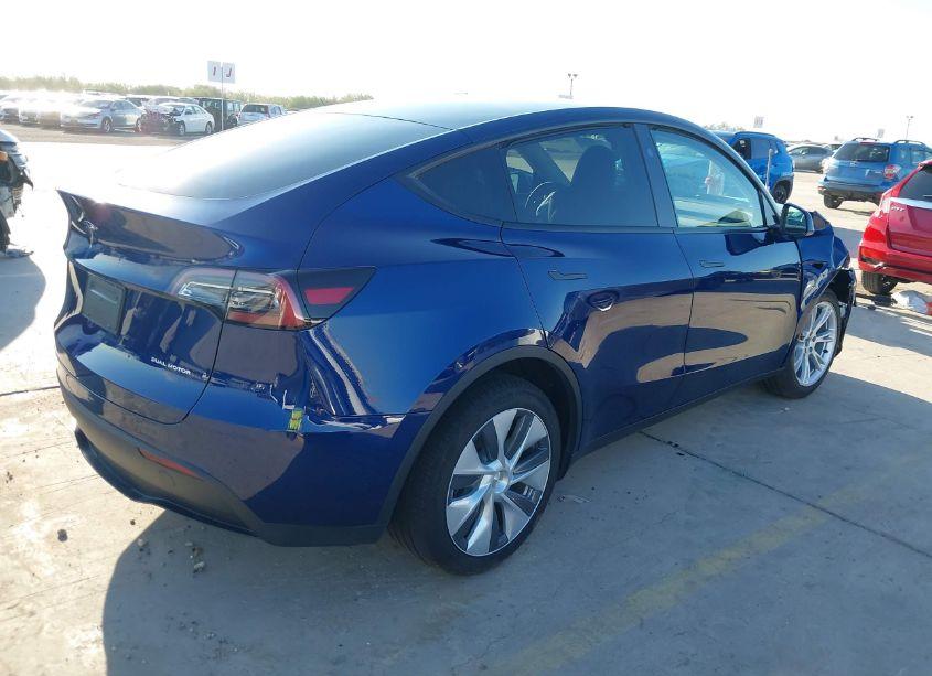 Photo 4 of 2024 Tesla Model Y LONG RANGE DUAL MOTOR ALL-WHEEL DRIVE (VIN 7SAYGDEE4RA278182)