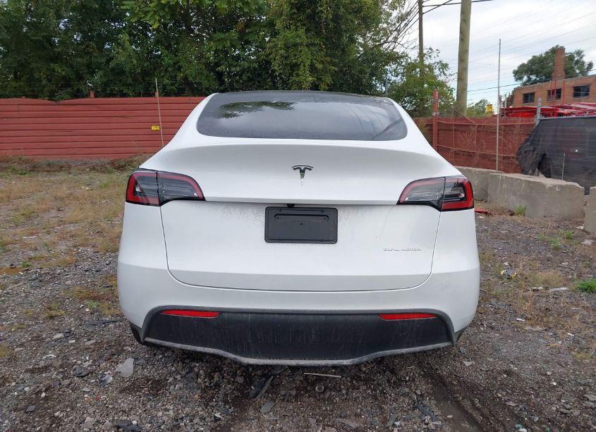 Photo 17 of 2024 Tesla Model Y LONG RANGE DUAL MOTOR ALL-WHEEL DRIVE (VIN 7SAYGDEE4RA292759)