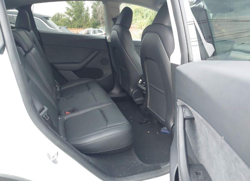 Photo 8 of 2024 Tesla Model Y LONG RANGE DUAL MOTOR ALL-WHEEL DRIVE (VIN 7SAYGDEE4RA292759)