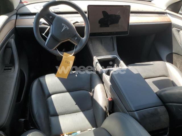 Photo 3 of 2024 TESLA MODEL Y (VIN 7SAYGDEE4RF071567)