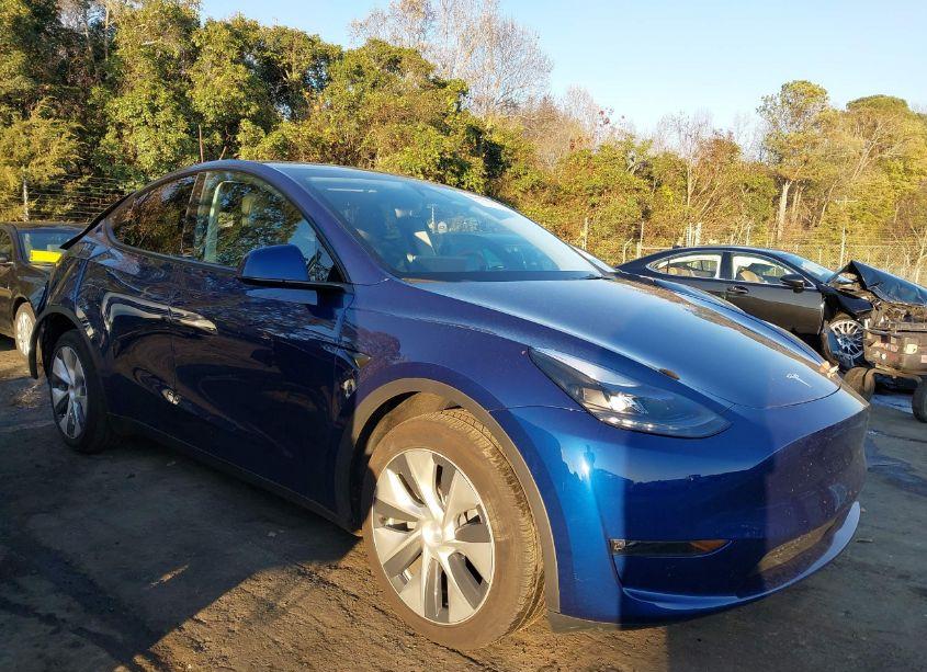 2024 Tesla Model Y LONG RANGE DUAL MOTOR ALL-WHEEL DRIVE (VIN 7SAYGDEE4RF984359) main photo