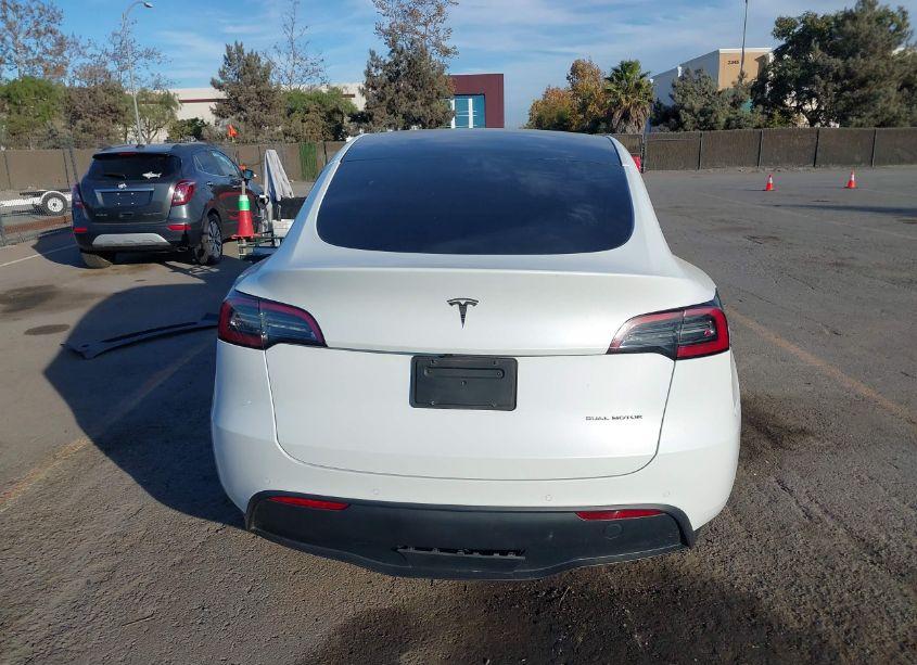 Photo 17 of 2022 Tesla Model Y LONG RANGE DUAL MOTOR ALL-WHEEL DRIVE (VIN 7SAYGDEE5NF362492)