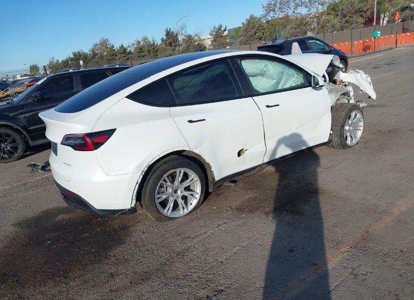 Photo 4 of 2022 Tesla Model Y LONG RANGE DUAL MOTOR ALL-WHEEL DRIVE (VIN 7SAYGDEE5NF362492)