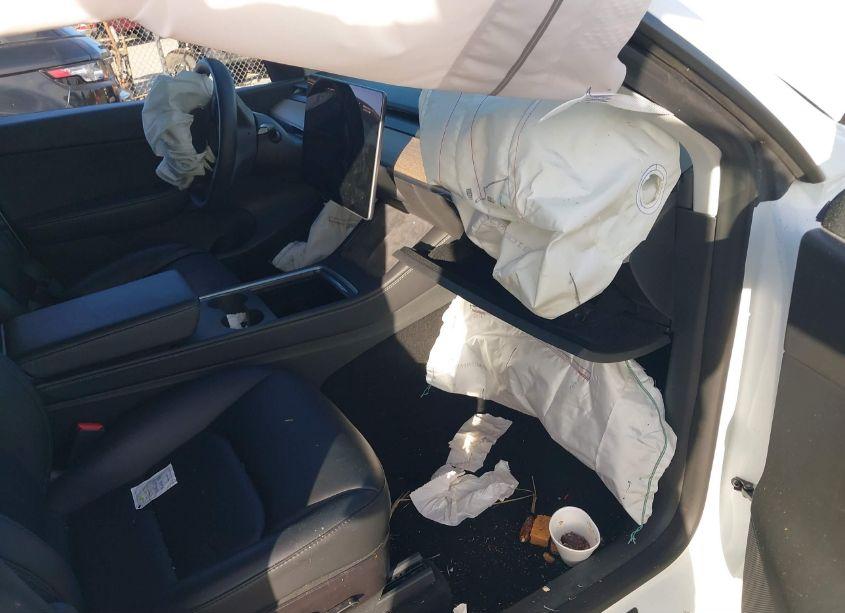 Photo 5 of 2022 Tesla Model Y LONG RANGE DUAL MOTOR ALL-WHEEL DRIVE (VIN 7SAYGDEE5NF362492)