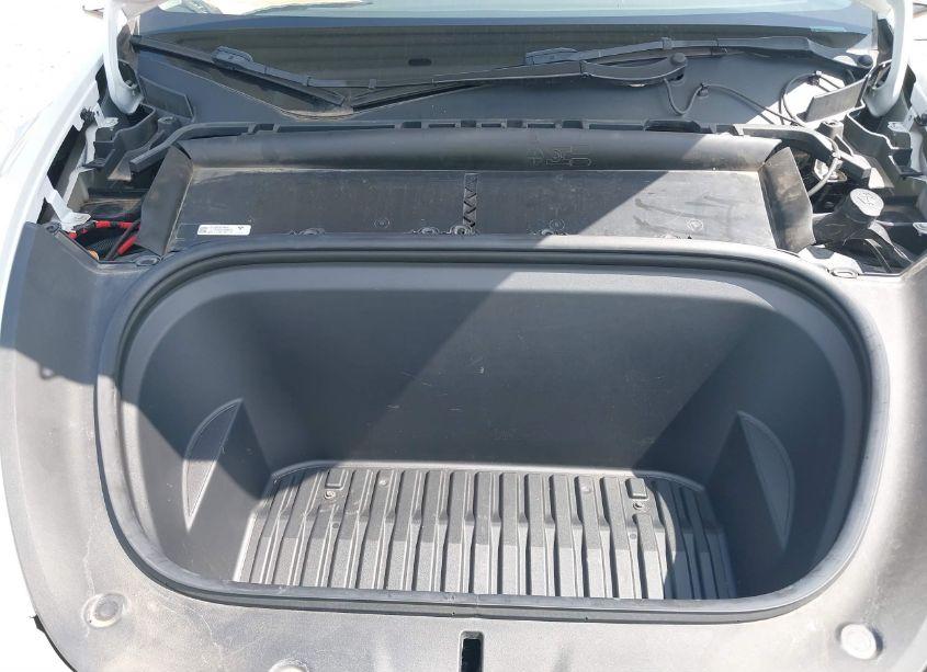 Photo 10 of 2022 Tesla Model Y LONG RANGE DUAL MOTOR ALL-WHEEL DRIVE (VIN 7SAYGDEE5NF375324)