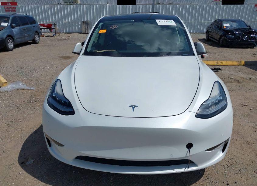 Photo 13 of 2022 Tesla Model Y LONG RANGE DUAL MOTOR ALL-WHEEL DRIVE (VIN 7SAYGDEE5NF375324)