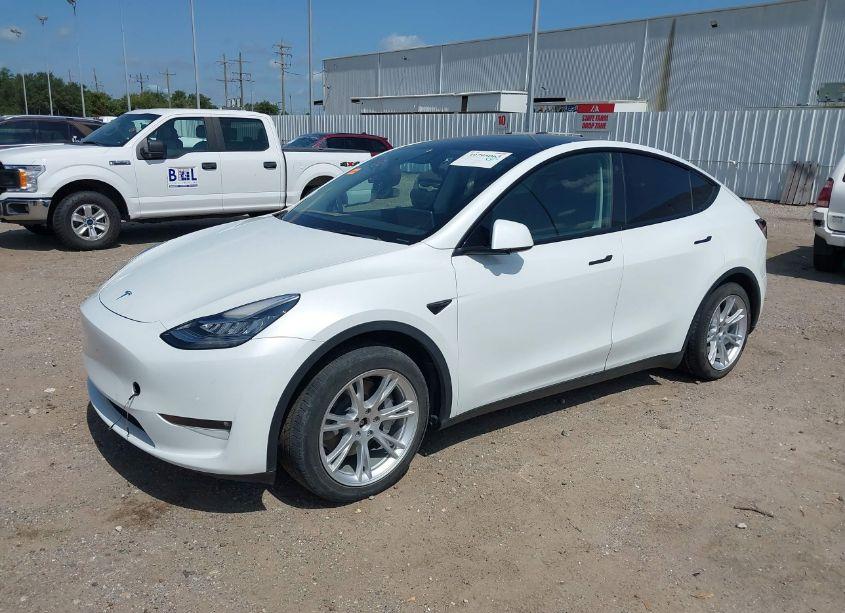 Photo 2 of 2022 Tesla Model Y LONG RANGE DUAL MOTOR ALL-WHEEL DRIVE (VIN 7SAYGDEE5NF375324)