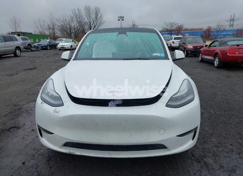 Photo 11 of 2022 Tesla Model Y LONG RANGE DUAL MOTOR ALL-WHEEL DRIVE (VIN 7SAYGDEE5NF389692)