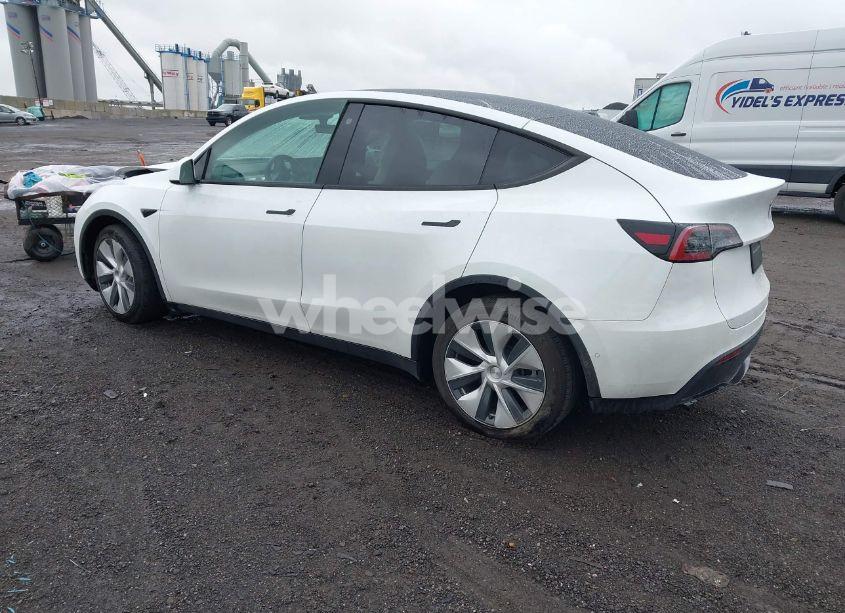 Photo 3 of 2022 Tesla Model Y LONG RANGE DUAL MOTOR ALL-WHEEL DRIVE (VIN 7SAYGDEE5NF389692)