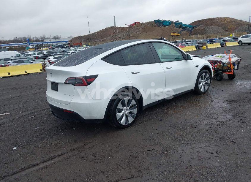Photo 4 of 2022 Tesla Model Y LONG RANGE DUAL MOTOR ALL-WHEEL DRIVE (VIN 7SAYGDEE5NF389692)