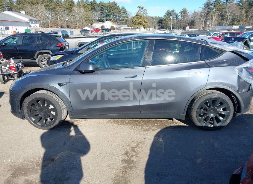 Photo 14 of 2022 Tesla Model Y LONG RANGE DUAL MOTOR ALL-WHEEL DRIVE (VIN 7SAYGDEE5NF434081)
