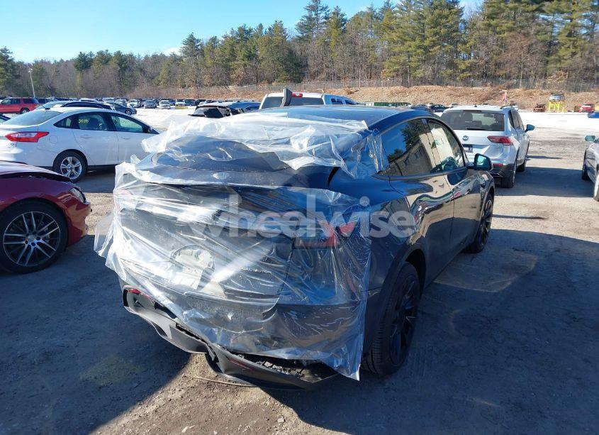 Photo 4 of 2022 Tesla Model Y LONG RANGE DUAL MOTOR ALL-WHEEL DRIVE (VIN 7SAYGDEE5NF434081)