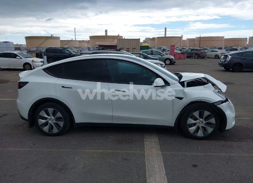 Photo 13 of 2022 Tesla Model Y LONG RANGE DUAL MOTOR ALL-WHEEL DRIVE (VIN 7SAYGDEE5NF531913)