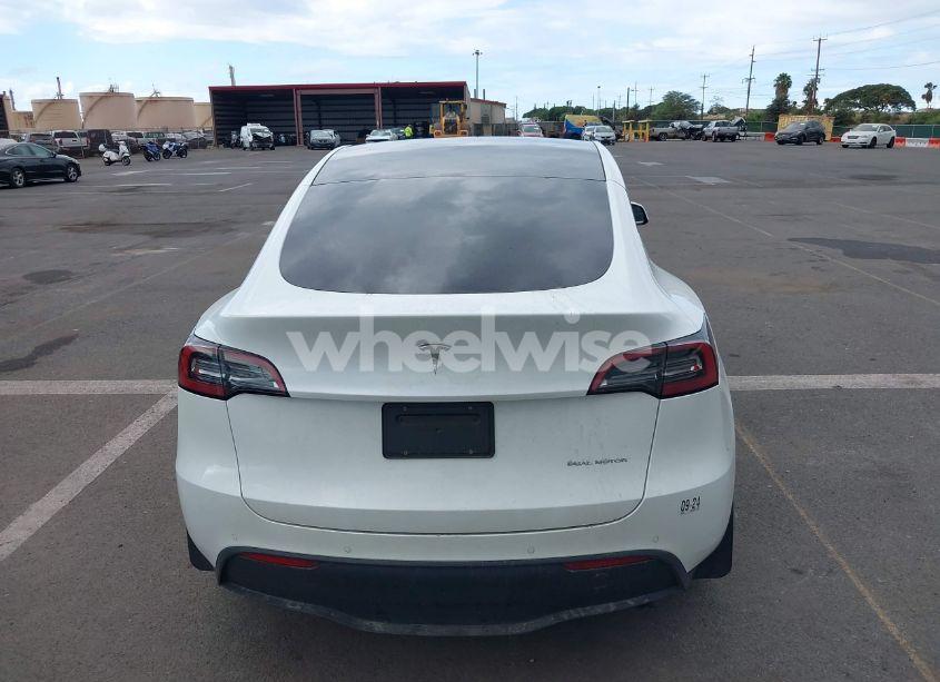 Photo 16 of 2022 Tesla Model Y LONG RANGE DUAL MOTOR ALL-WHEEL DRIVE (VIN 7SAYGDEE5NF531913)