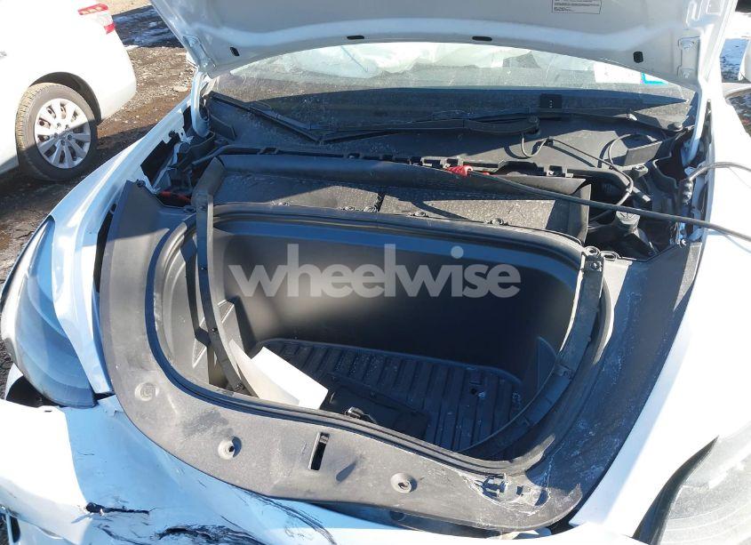 Photo 10 of 2022 Tesla Model Y LONG RANGE DUAL MOTOR ALL-WHEEL DRIVE (VIN 7SAYGDEE5NF562725)