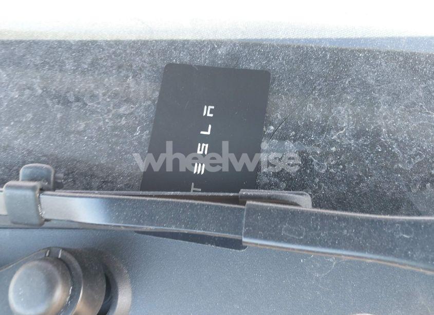 Photo 11 of 2022 Tesla Model Y LONG RANGE DUAL MOTOR ALL-WHEEL DRIVE (VIN 7SAYGDEE5NF562725)