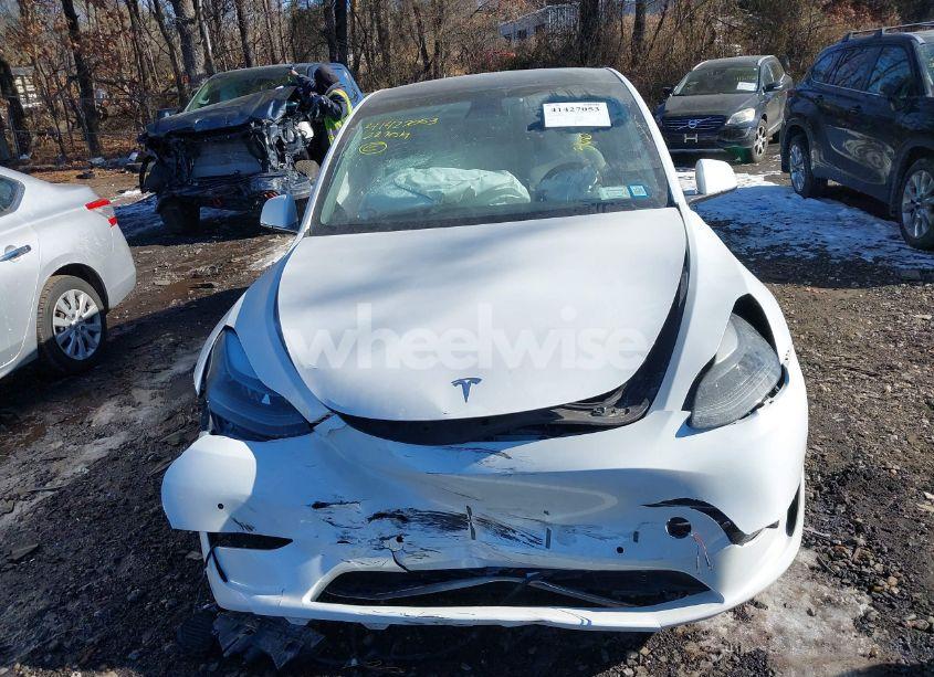 Photo 12 of 2022 Tesla Model Y LONG RANGE DUAL MOTOR ALL-WHEEL DRIVE (VIN 7SAYGDEE5NF562725)