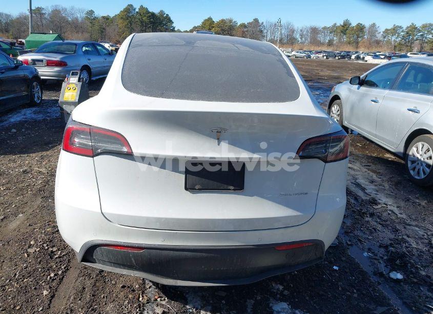 Photo 16 of 2022 Tesla Model Y LONG RANGE DUAL MOTOR ALL-WHEEL DRIVE (VIN 7SAYGDEE5NF562725)