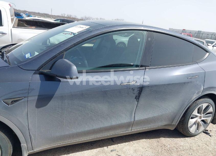 Photo 14 of 2023 Tesla Model Y AWD/LONG RANGE DUAL MOTOR ALL-WHEEL DRIVE (VIN 7SAYGDEE5PA035722)