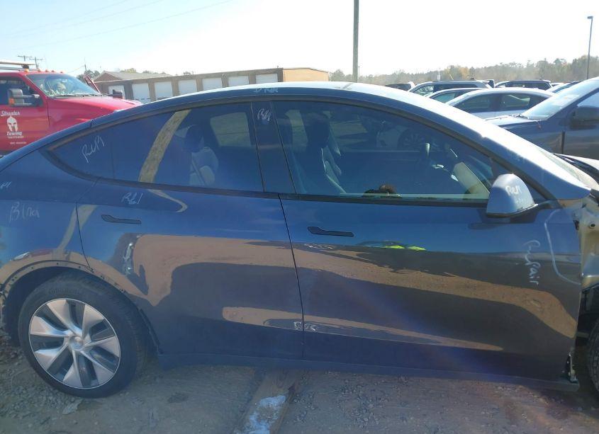 Photo 14 of 2023 Tesla Model Y (VIN 7SAYGDEE5PA037289)