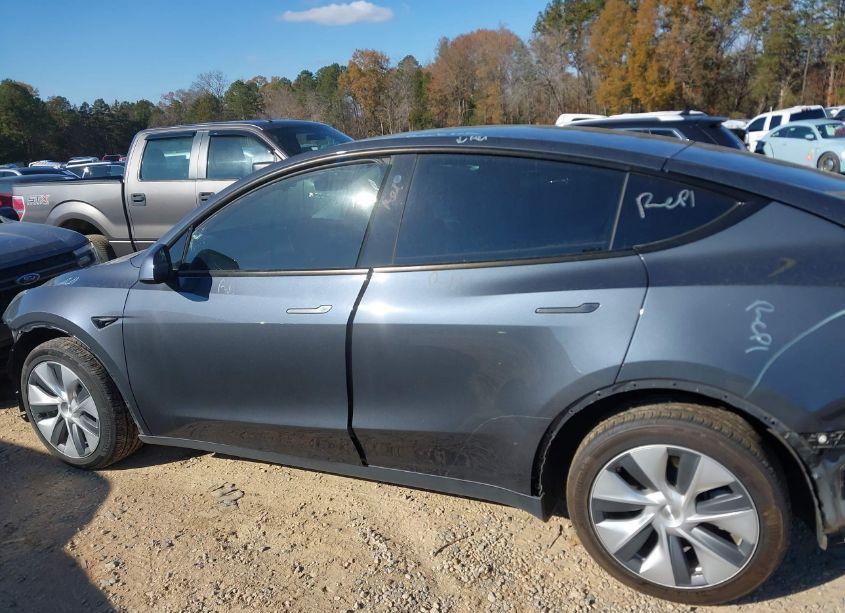 Photo 15 of 2023 Tesla Model Y (VIN 7SAYGDEE5PA037289)