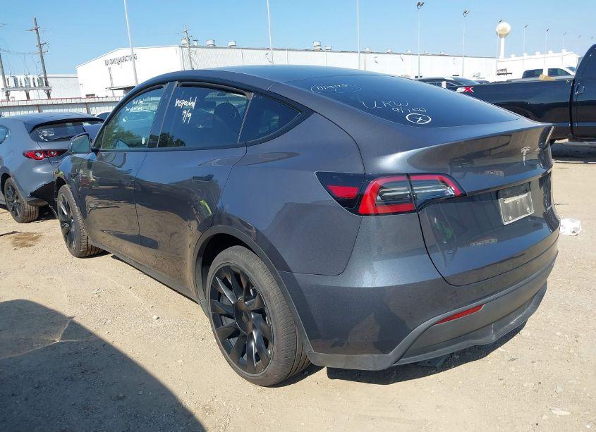 Photo 3 of 2023 Tesla Model Y AWD/LONG RANGE DUAL MOTOR ALL-WHEEL DRIVE (VIN 7SAYGDEE5PA047384)
