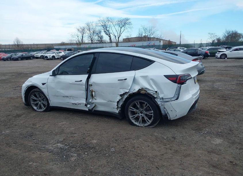 Photo 13 of 2023 Tesla Model Y AWD/LONG RANGE DUAL MOTOR ALL-WHEEL DRIVE (VIN 7SAYGDEE5PA097475)