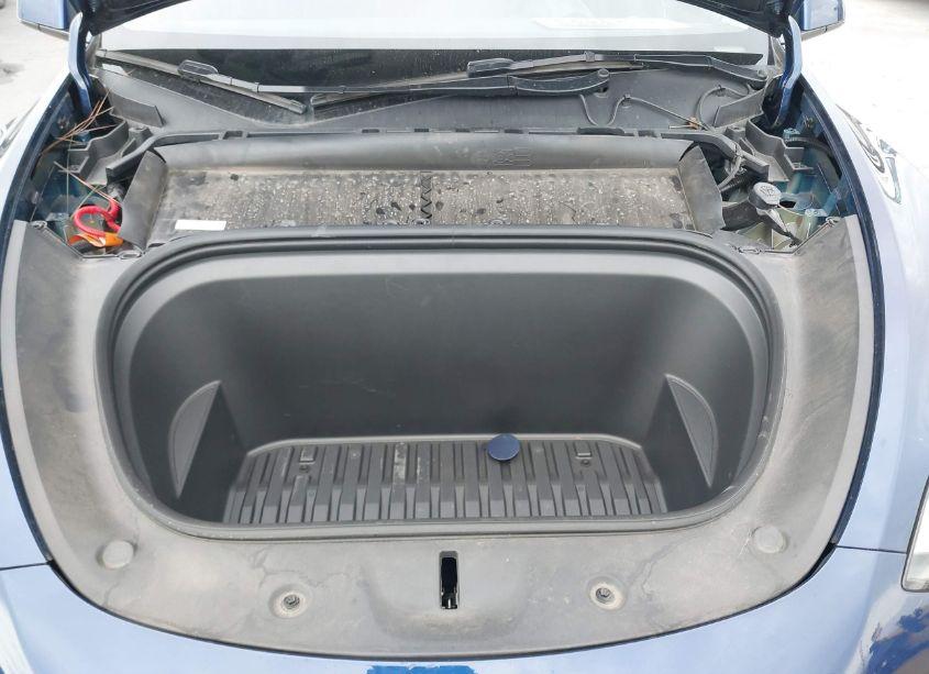 Photo 10 of 2023 Tesla Model Y AWD/LONG RANGE DUAL MOTOR ALL-WHEEL DRIVE (VIN 7SAYGDEE5PA122567)