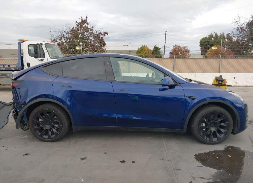 Photo 13 of 2023 Tesla Model Y AWD/LONG RANGE DUAL MOTOR ALL-WHEEL DRIVE (VIN 7SAYGDEE5PA122567)