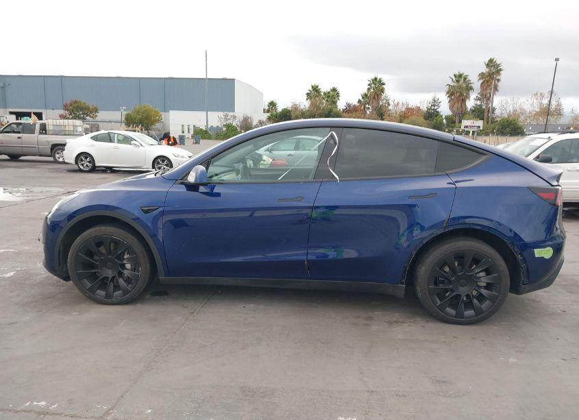Photo 14 of 2023 Tesla Model Y AWD/LONG RANGE DUAL MOTOR ALL-WHEEL DRIVE (VIN 7SAYGDEE5PA122567)