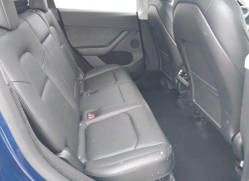 Photo 8 of 2023 Tesla Model Y AWD/LONG RANGE DUAL MOTOR ALL-WHEEL DRIVE (VIN 7SAYGDEE5PA122567)