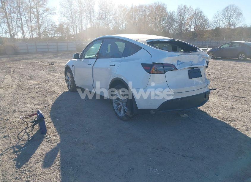 Photo 3 of 2023 Tesla Model Y AWD/LONG RANGE DUAL MOTOR ALL-WHEEL DRIVE (VIN 7SAYGDEE5PA174328)