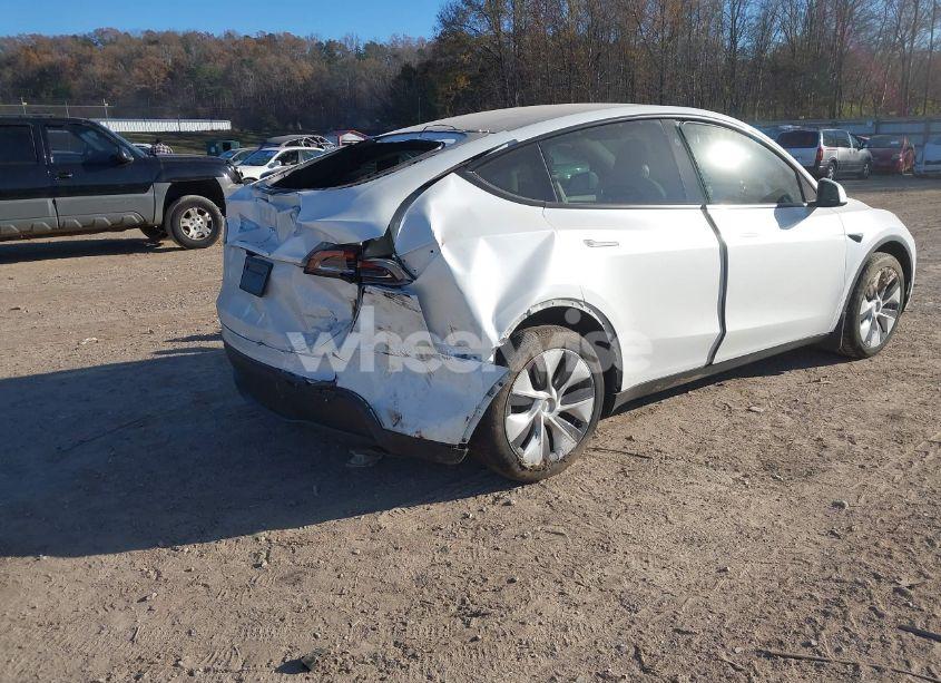 Photo 4 of 2023 Tesla Model Y AWD/LONG RANGE DUAL MOTOR ALL-WHEEL DRIVE (VIN 7SAYGDEE5PA174328)
