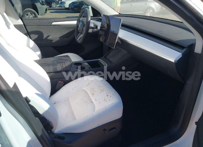 Photo 5 of 2023 Tesla Model Y AWD/LONG RANGE DUAL MOTOR ALL-WHEEL DRIVE (VIN 7SAYGDEE5PA174328)