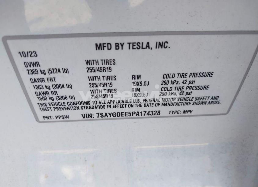 Photo 9 of 2023 Tesla Model Y AWD/LONG RANGE DUAL MOTOR ALL-WHEEL DRIVE (VIN 7SAYGDEE5PA174328)