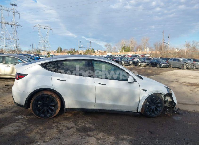 Photo 13 of 2023 Tesla Model Y AWD/LONG RANGE DUAL MOTOR ALL-WHEEL DRIVE (VIN 7SAYGDEE5PF669907)