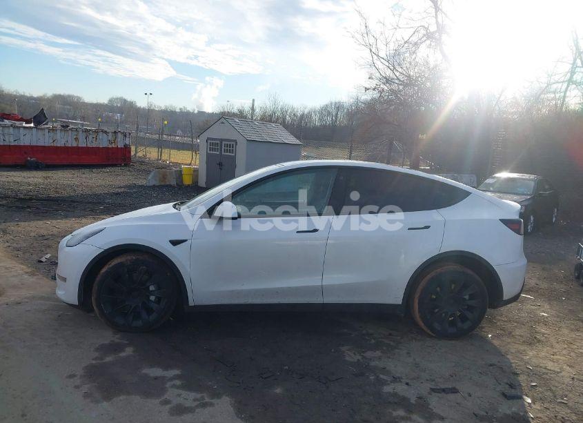 Photo 14 of 2023 Tesla Model Y AWD/LONG RANGE DUAL MOTOR ALL-WHEEL DRIVE (VIN 7SAYGDEE5PF669907)