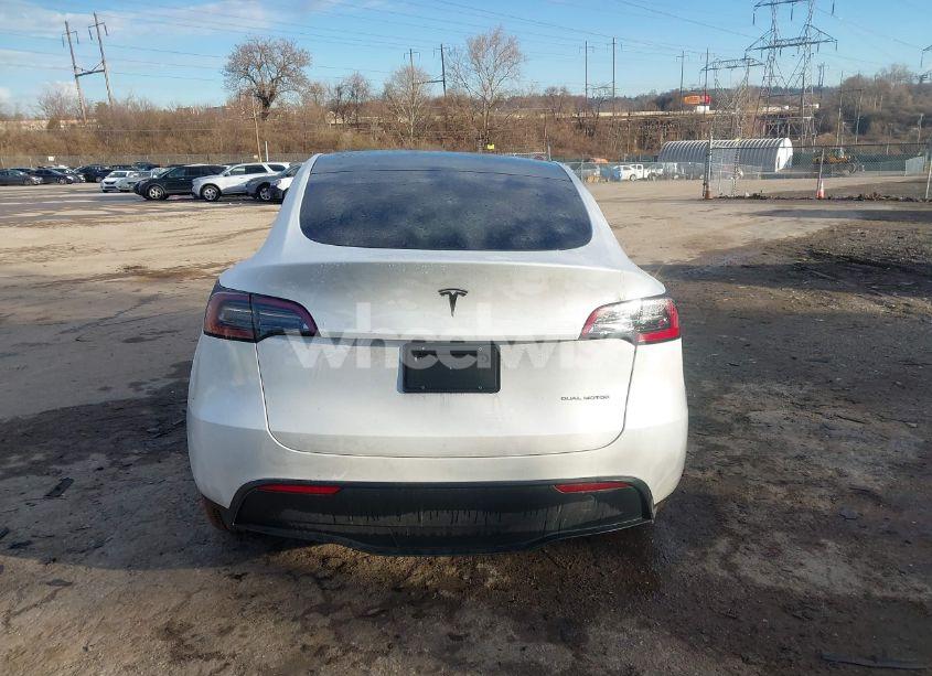 Photo 16 of 2023 Tesla Model Y AWD/LONG RANGE DUAL MOTOR ALL-WHEEL DRIVE (VIN 7SAYGDEE5PF669907)