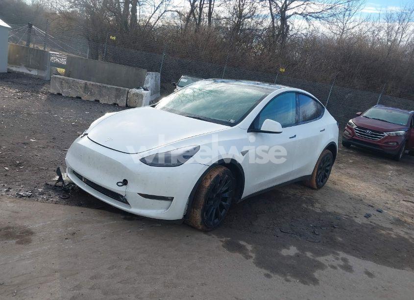 Photo 2 of 2023 Tesla Model Y AWD/LONG RANGE DUAL MOTOR ALL-WHEEL DRIVE (VIN 7SAYGDEE5PF669907)