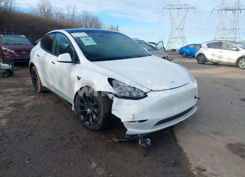 Photo 6 of 2023 Tesla Model Y AWD/LONG RANGE DUAL MOTOR ALL-WHEEL DRIVE (VIN 7SAYGDEE5PF669907)