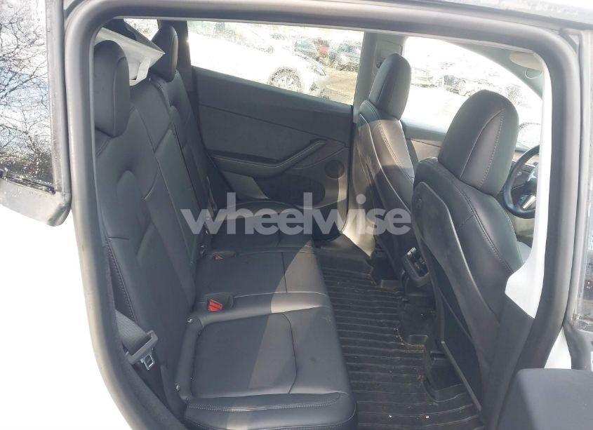 Photo 8 of 2023 Tesla Model Y AWD/LONG RANGE DUAL MOTOR ALL-WHEEL DRIVE (VIN 7SAYGDEE5PF669907)