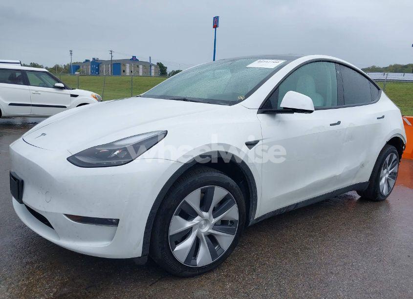 Photo 2 of 2023 Tesla Model Y AWD/LONG RANGE DUAL MOTOR ALL-WHEEL DRIVE (VIN 7SAYGDEE5PF712612)