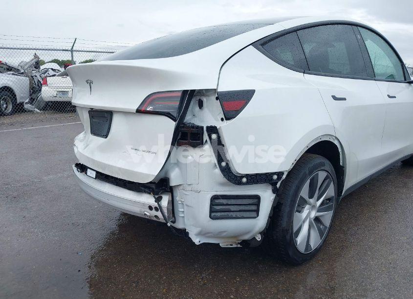 Photo 20 of 2023 Tesla Model Y AWD/LONG RANGE DUAL MOTOR ALL-WHEEL DRIVE (VIN 7SAYGDEE5PF712612)