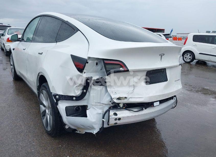 Photo 6 of 2023 Tesla Model Y AWD/LONG RANGE DUAL MOTOR ALL-WHEEL DRIVE (VIN 7SAYGDEE5PF712612)