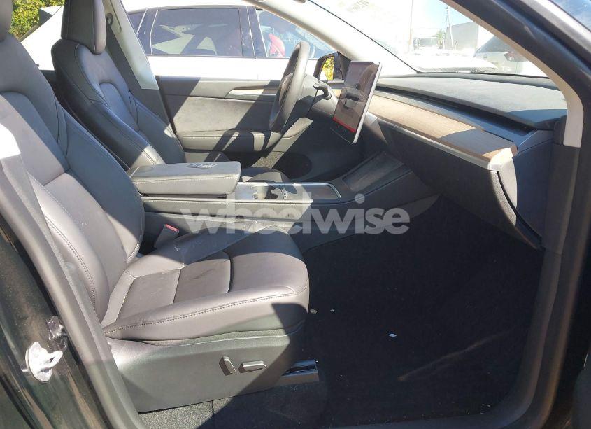 Photo 5 of 2023 Tesla Model Y AWD/LONG RANGE DUAL MOTOR ALL-WHEEL DRIVE (VIN 7SAYGDEE5PF753712)