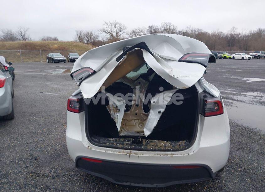 Photo 15 of 2023 Tesla Model Y AWD/LONG RANGE DUAL MOTOR ALL-WHEEL DRIVE (VIN 7SAYGDEE5PF799248)