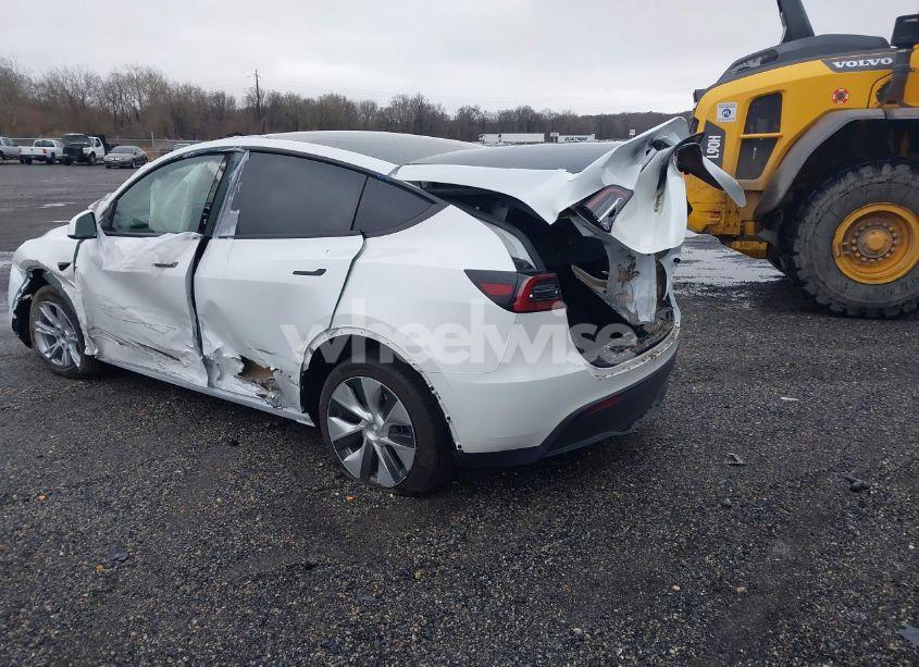 Photo 3 of 2023 Tesla Model Y AWD/LONG RANGE DUAL MOTOR ALL-WHEEL DRIVE (VIN 7SAYGDEE5PF799248)