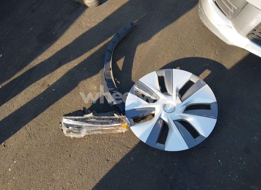 Photo 11 of 2023 Tesla Model Y AWD/LONG RANGE DUAL MOTOR ALL-WHEEL DRIVE (VIN 7SAYGDEE5PF852742)