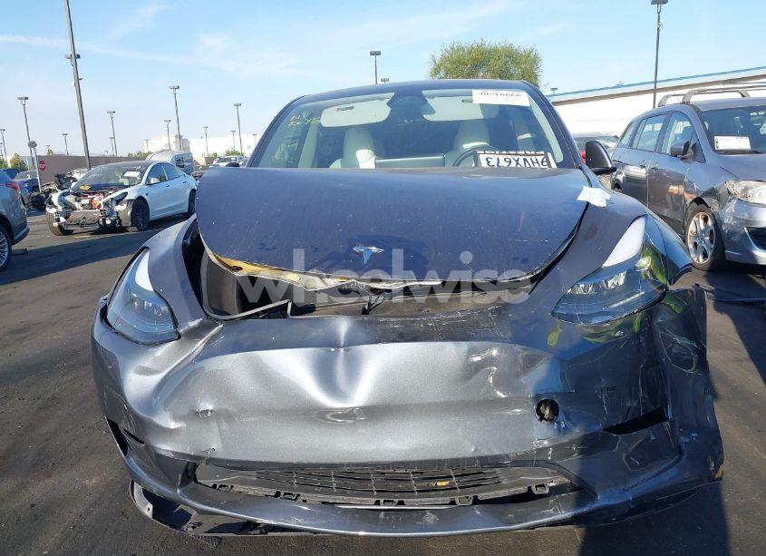 Photo 6 of 2023 Tesla Model Y AWD/LONG RANGE DUAL MOTOR ALL-WHEEL DRIVE (VIN 7SAYGDEE5PF852742)